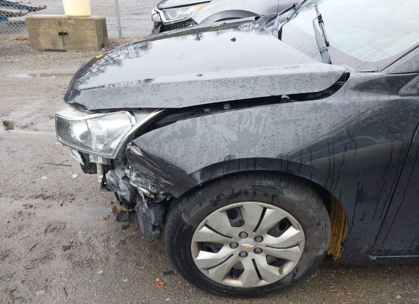 Photo 14 of 2014 Chevrolet Cruze LS AUTO (VIN 1G1PA5SG3E7447240)