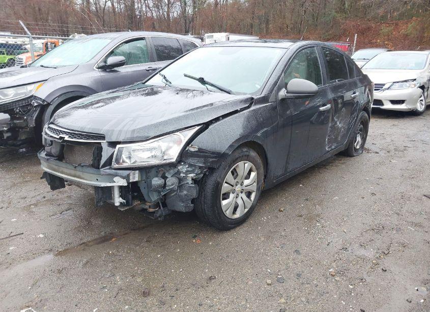 Photo 2 of 2014 Chevrolet Cruze LS AUTO (VIN 1G1PA5SG3E7447240)