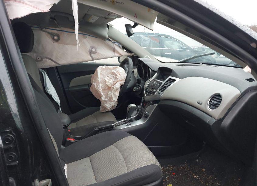 Photo 5 of 2014 Chevrolet Cruze LS AUTO (VIN 1G1PA5SG3E7447240)