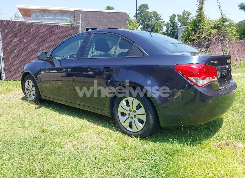 Photo 3 of 2014 Chevrolet Cruze LS AUTO (VIN 1G1PA5SG3E7456505)