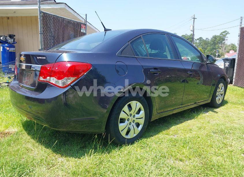 Photo 4 of 2014 Chevrolet Cruze LS AUTO (VIN 1G1PA5SG3E7456505)