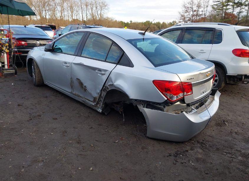 Photo 3 of 2014 Chevrolet Cruze LS AUTO (VIN 1G1PA5SG3E7480674)