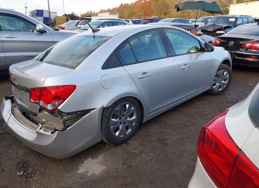 Photo 4 of 2014 Chevrolet Cruze LS AUTO (VIN 1G1PA5SG3E7480674)