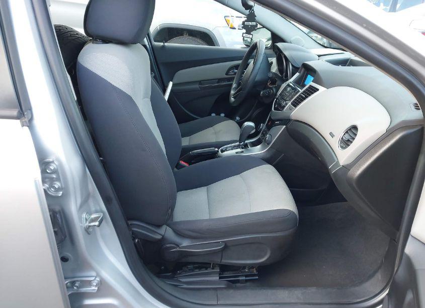 Photo 5 of 2014 Chevrolet Cruze LS AUTO (VIN 1G1PA5SG3E7480674)