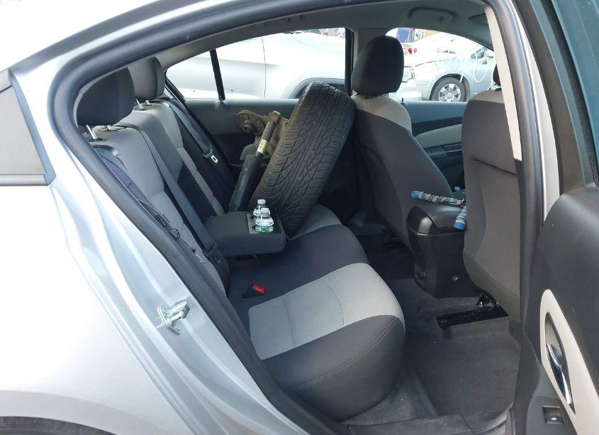 Photo 8 of 2014 Chevrolet Cruze LS AUTO (VIN 1G1PA5SG3E7480674)
