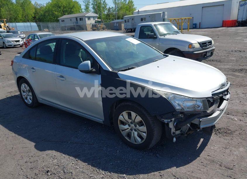 2015 Chevrolet Cruze LS AUTO (VIN 1G1PA5SG3F7300921) main photo