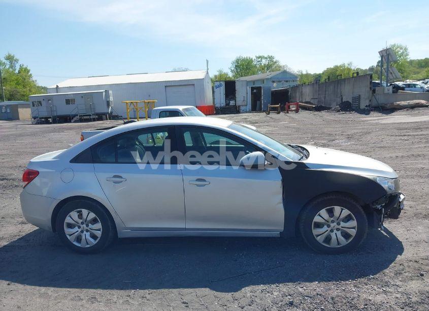 Photo 13 of 2015 Chevrolet Cruze LS AUTO (VIN 1G1PA5SG3F7300921)