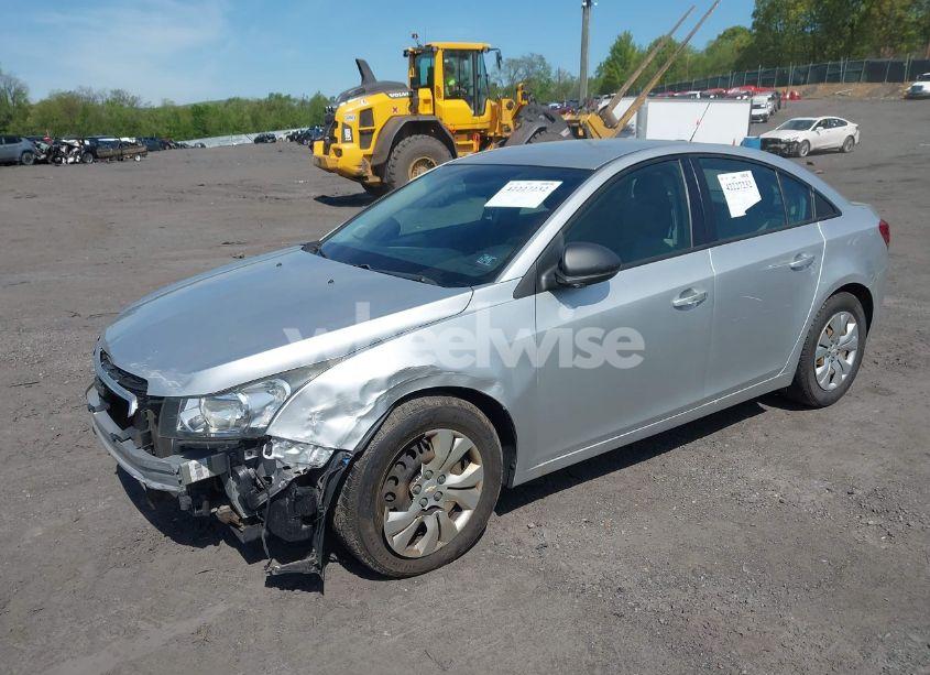 Photo 2 of 2015 Chevrolet Cruze LS AUTO (VIN 1G1PA5SG3F7300921)