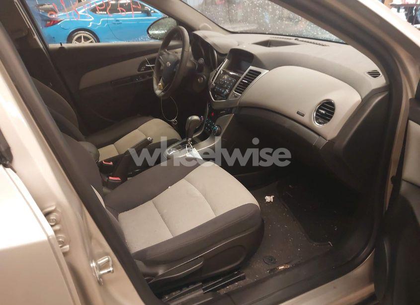 Photo 5 of 2013 Chevrolet Cruze LS AUTO (VIN 1G1PA5SG4D7170192)