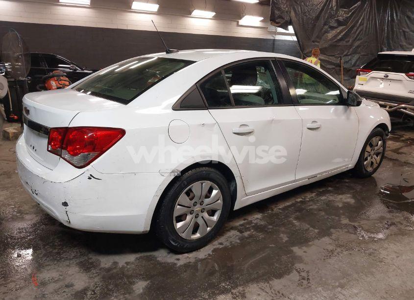 Photo 4 of 2013 Chevrolet Cruze LS AUTO (VIN 1G1PA5SG4D7234893)