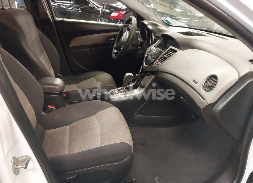 Photo 5 of 2013 Chevrolet Cruze LS AUTO (VIN 1G1PA5SG4D7234893)