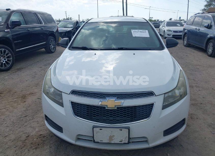 Photo 12 of 2013 Chevrolet Cruze LS AUTO (VIN 1G1PA5SG4D7268204)
