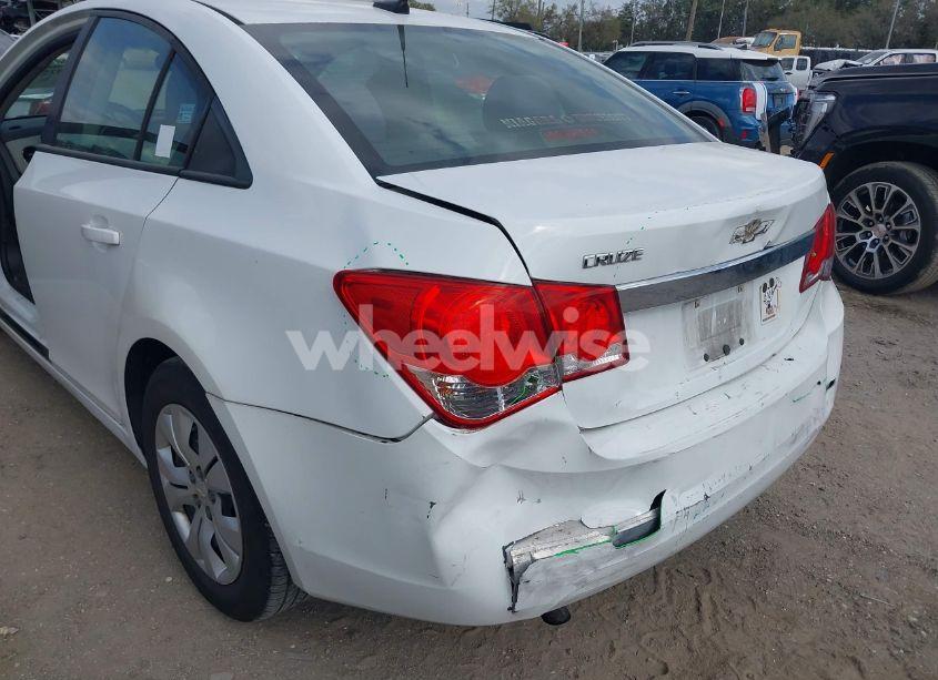 Photo 6 of 2013 Chevrolet Cruze LS AUTO (VIN 1G1PA5SG4D7268204)