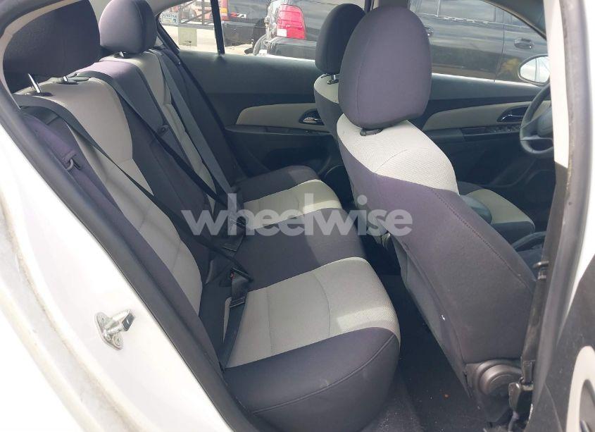 Photo 8 of 2013 Chevrolet Cruze LS AUTO (VIN 1G1PA5SG4D7268204)