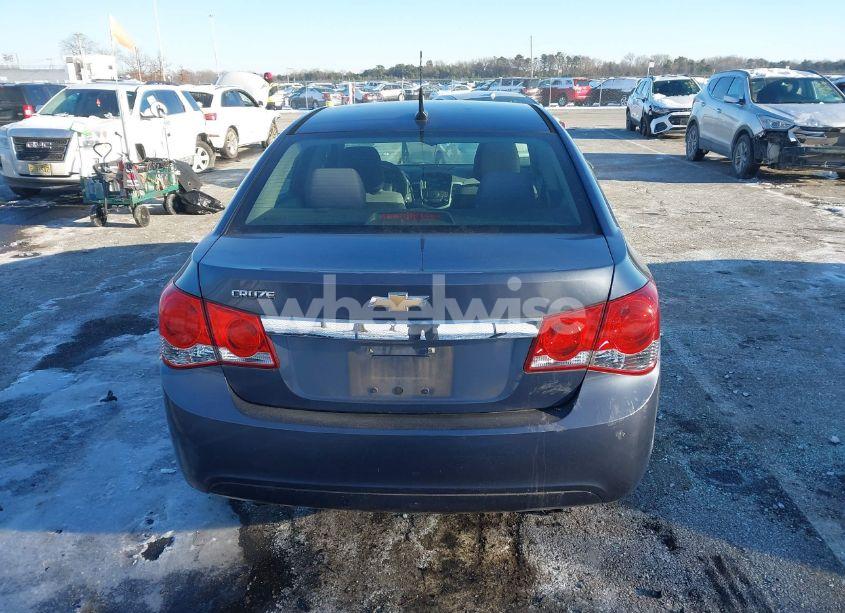 Photo 16 of 2013 Chevrolet Cruze LS AUTO (VIN 1G1PA5SG4D7269370)