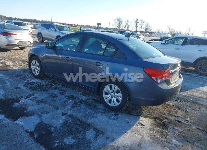 Photo 3 of 2013 Chevrolet Cruze LS AUTO (VIN 1G1PA5SG4D7269370)