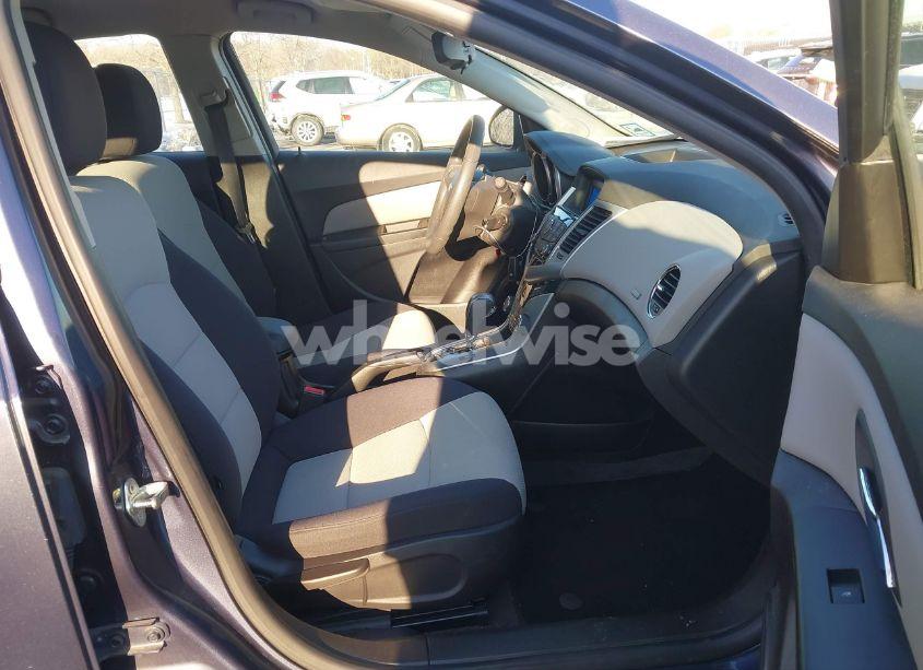 Photo 5 of 2013 Chevrolet Cruze LS AUTO (VIN 1G1PA5SG4D7269370)