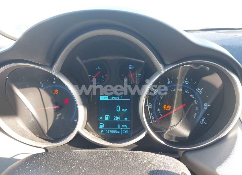 Photo 7 of 2013 Chevrolet Cruze LS AUTO (VIN 1G1PA5SG4D7269370)