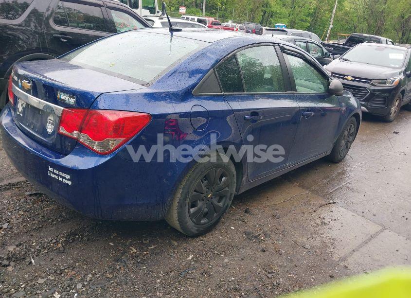 Photo 4 of 2013 Chevrolet Cruze LS AUTO (VIN 1G1PA5SG4D7280840)