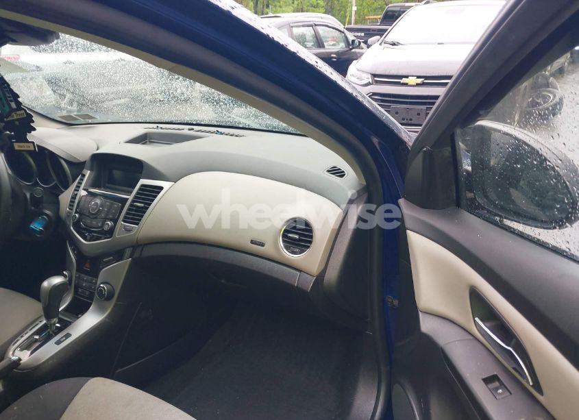 Photo 5 of 2013 Chevrolet Cruze LS AUTO (VIN 1G1PA5SG4D7280840)