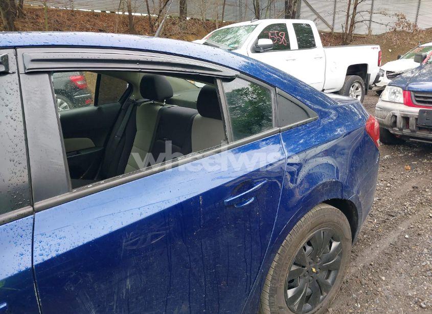 Photo 6 of 2013 Chevrolet Cruze LS AUTO (VIN 1G1PA5SG4D7280840)