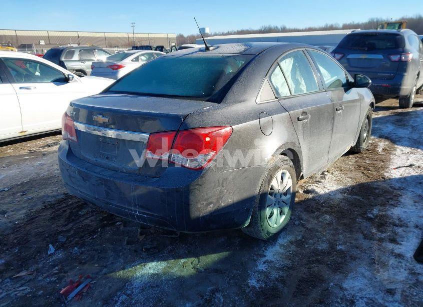 Photo 4 of 2014 Chevrolet Cruze LS AUTO (VIN 1G1PA5SG4E7129160)
