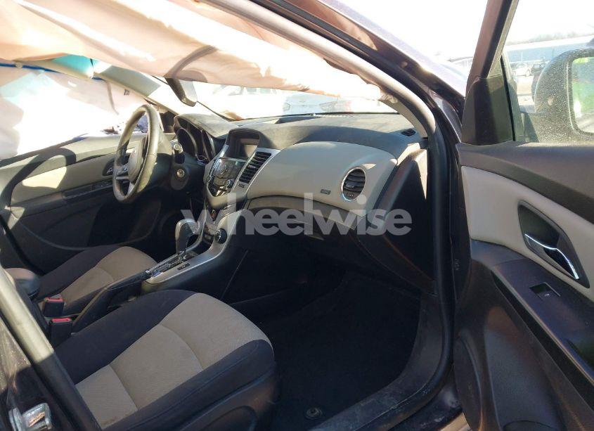 Photo 5 of 2014 Chevrolet Cruze LS AUTO (VIN 1G1PA5SG4E7129160)