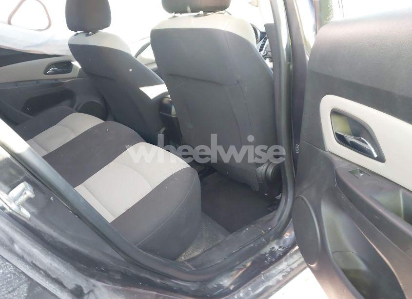 Photo 8 of 2014 Chevrolet Cruze LS AUTO (VIN 1G1PA5SG4E7129160)