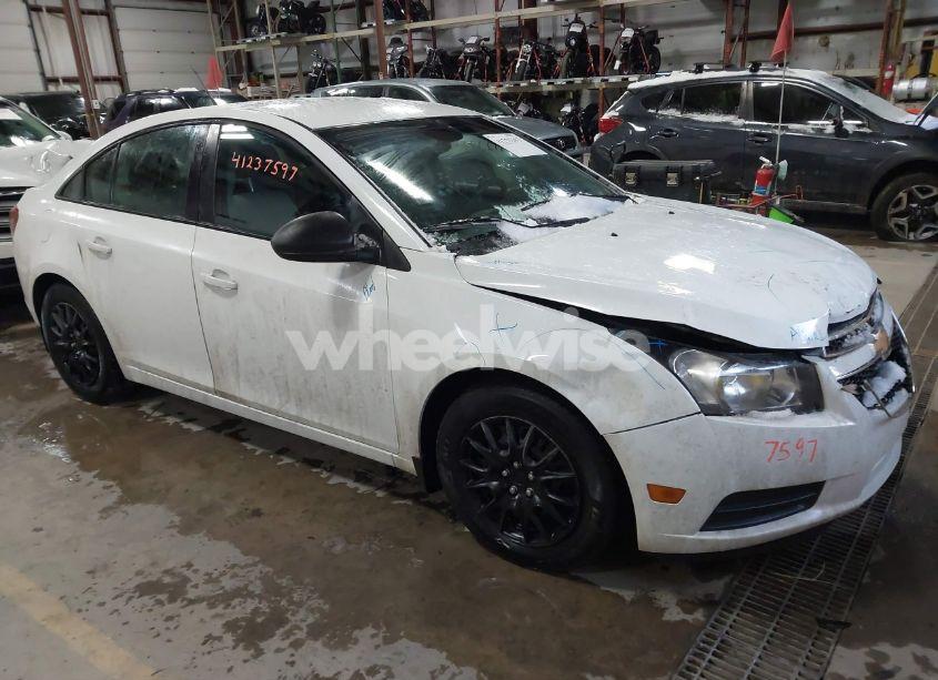 2014 Chevrolet Cruze LS AUTO (VIN 1G1PA5SG4E7155645) main photo