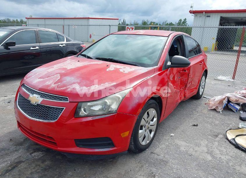 Photo 2 of 2014 Chevrolet Cruze LS AUTO (VIN 1G1PA5SG4E7168511)
