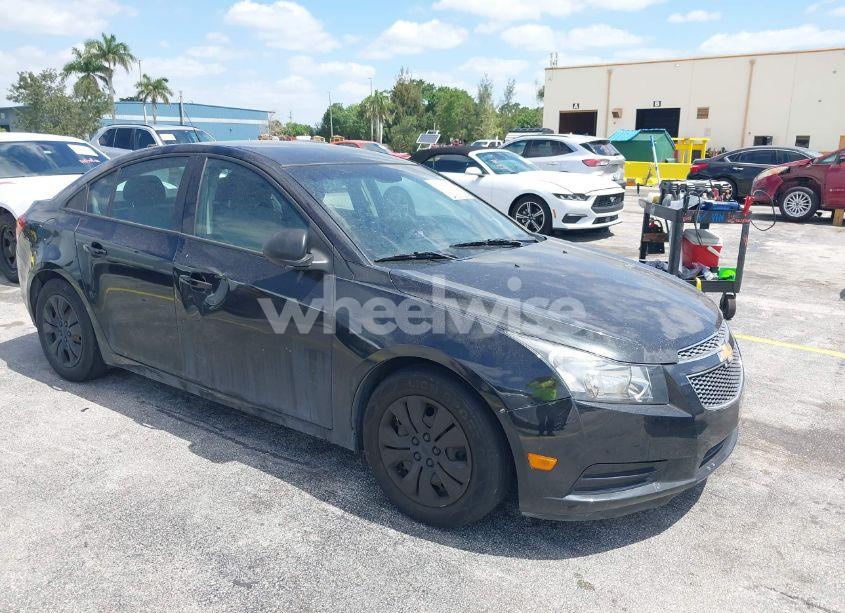 2014 Chevrolet Cruze LS AUTO (VIN 1G1PA5SG4E7217108) main photo