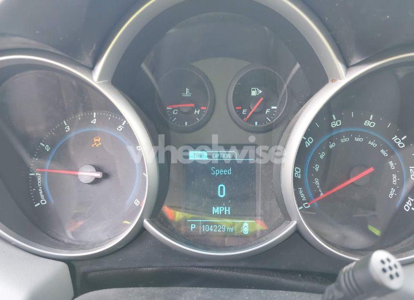 Photo 7 of 2014 Chevrolet Cruze LS AUTO (VIN 1G1PA5SG4E7217108)