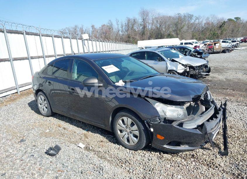 2014 Chevrolet Cruze LS AUTO (VIN 1G1PA5SG4E7263487) main photo