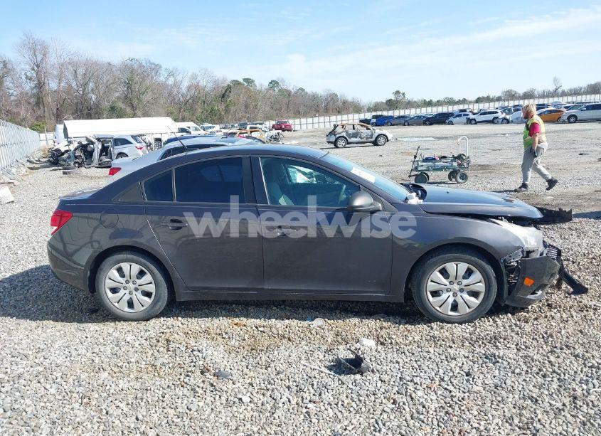 Photo 13 of 2014 Chevrolet Cruze LS AUTO (VIN 1G1PA5SG4E7263487)