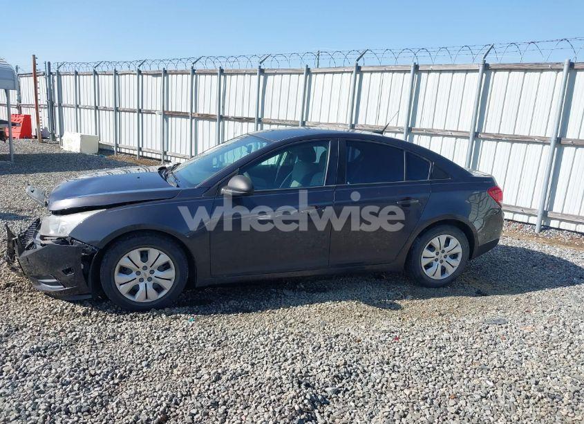 Photo 14 of 2014 Chevrolet Cruze LS AUTO (VIN 1G1PA5SG4E7263487)