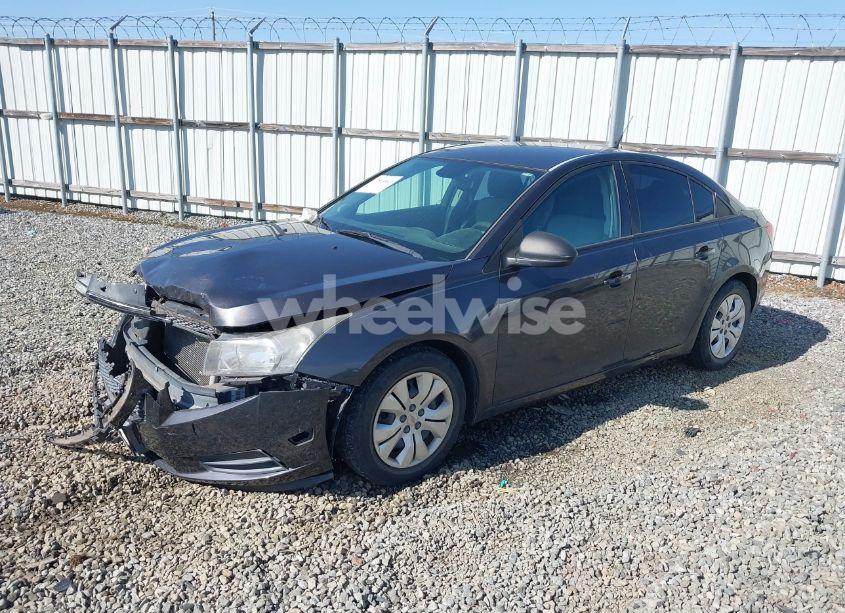 Photo 2 of 2014 Chevrolet Cruze LS AUTO (VIN 1G1PA5SG4E7263487)