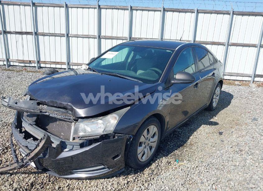 Photo 6 of 2014 Chevrolet Cruze LS AUTO (VIN 1G1PA5SG4E7263487)