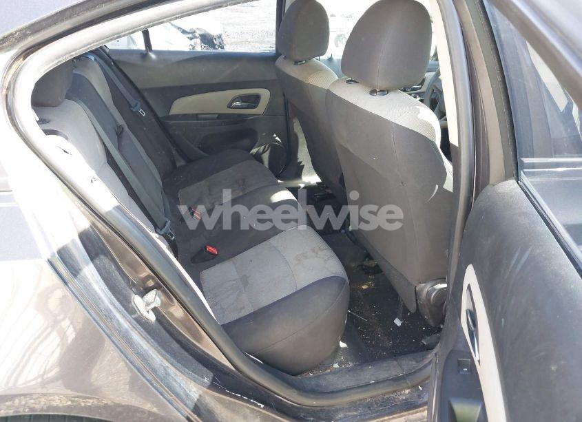 Photo 8 of 2014 Chevrolet Cruze LS AUTO (VIN 1G1PA5SG4E7263487)