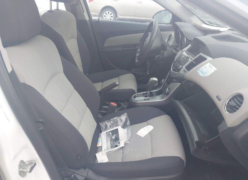 Photo 5 of 2014 Chevrolet Cruze LS AUTO (VIN 1G1PA5SG4E7274232)