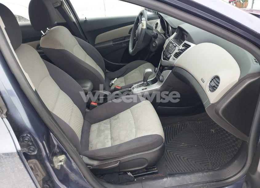 Photo 5 of 2014 Chevrolet Cruze LS AUTO (VIN 1G1PA5SG4E7457291)