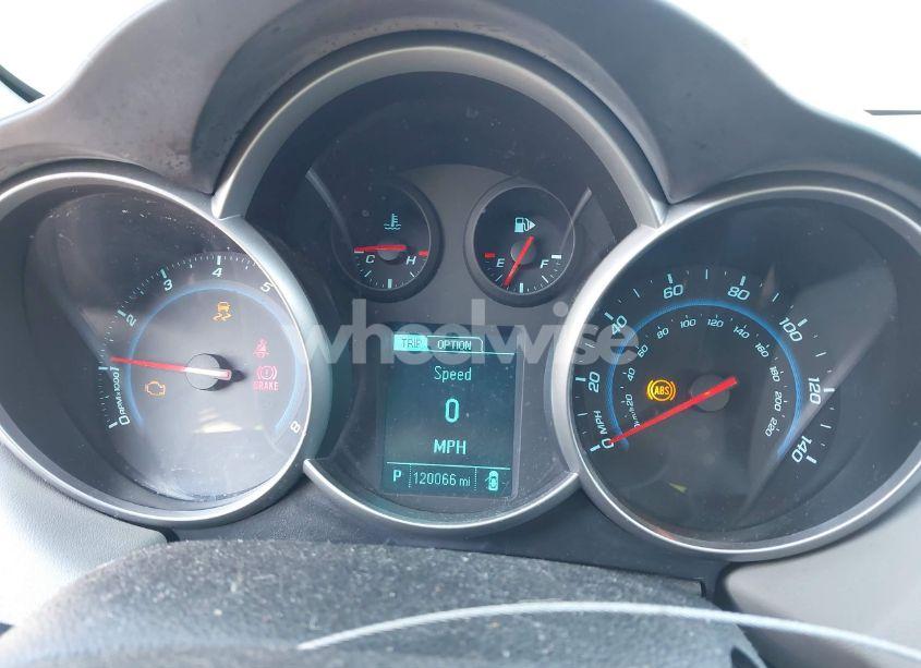 Photo 7 of 2014 Chevrolet Cruze LS AUTO (VIN 1G1PA5SG4E7457291)