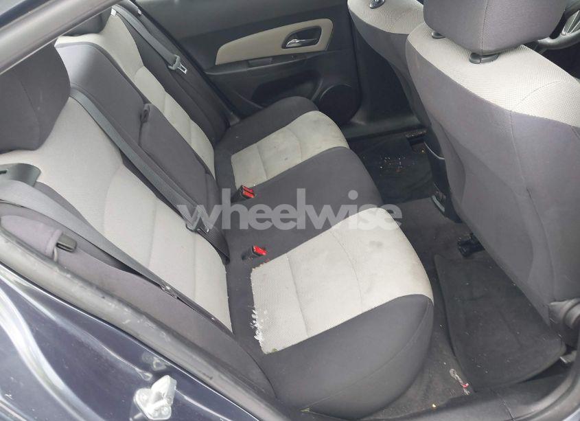 Photo 8 of 2014 Chevrolet Cruze LS AUTO (VIN 1G1PA5SG4E7457291)