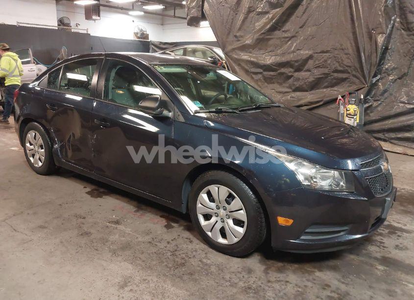 2014 Chevrolet Cruze LS AUTO (VIN 1G1PA5SG4E7467982) main photo