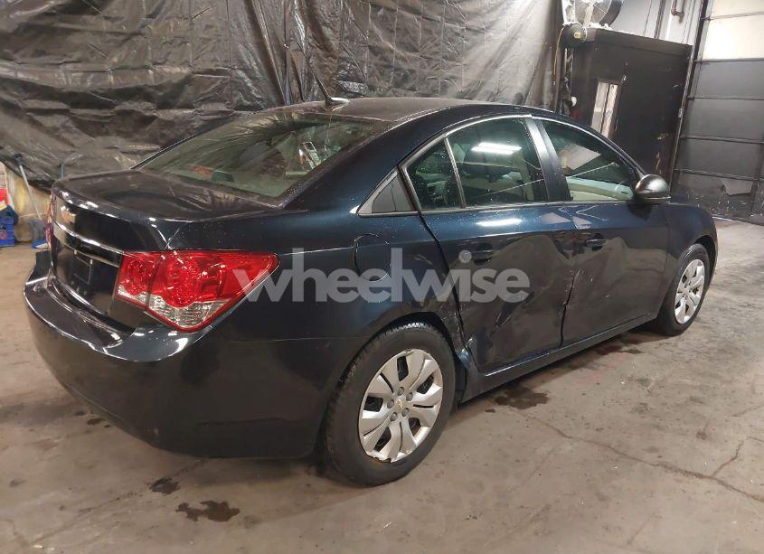 Photo 4 of 2014 Chevrolet Cruze LS AUTO (VIN 1G1PA5SG4E7467982)