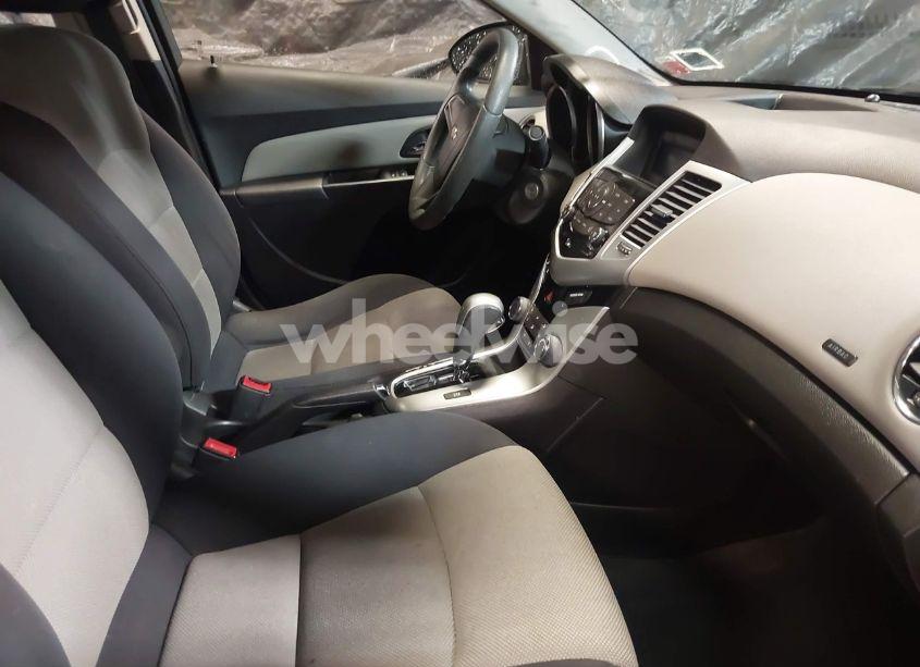 Photo 5 of 2014 Chevrolet Cruze LS AUTO (VIN 1G1PA5SG4E7467982)