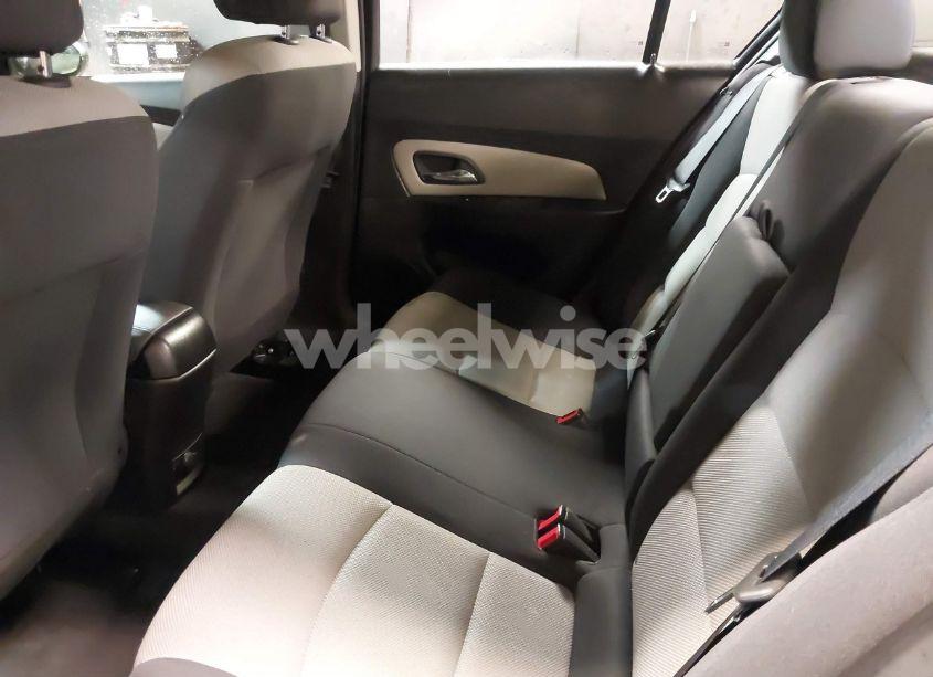 Photo 8 of 2014 Chevrolet Cruze LS AUTO (VIN 1G1PA5SG4E7467982)