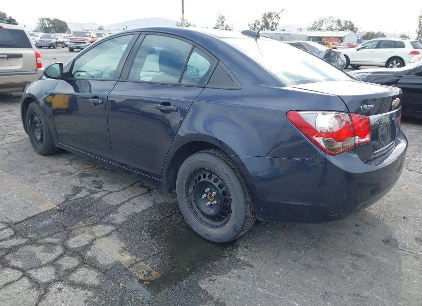 Photo 3 of 2015 Chevrolet Cruze LS AUTO (VIN 1G1PA5SG4F7191143)