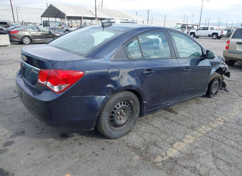 Photo 4 of 2015 Chevrolet Cruze LS AUTO (VIN 1G1PA5SG4F7191143)