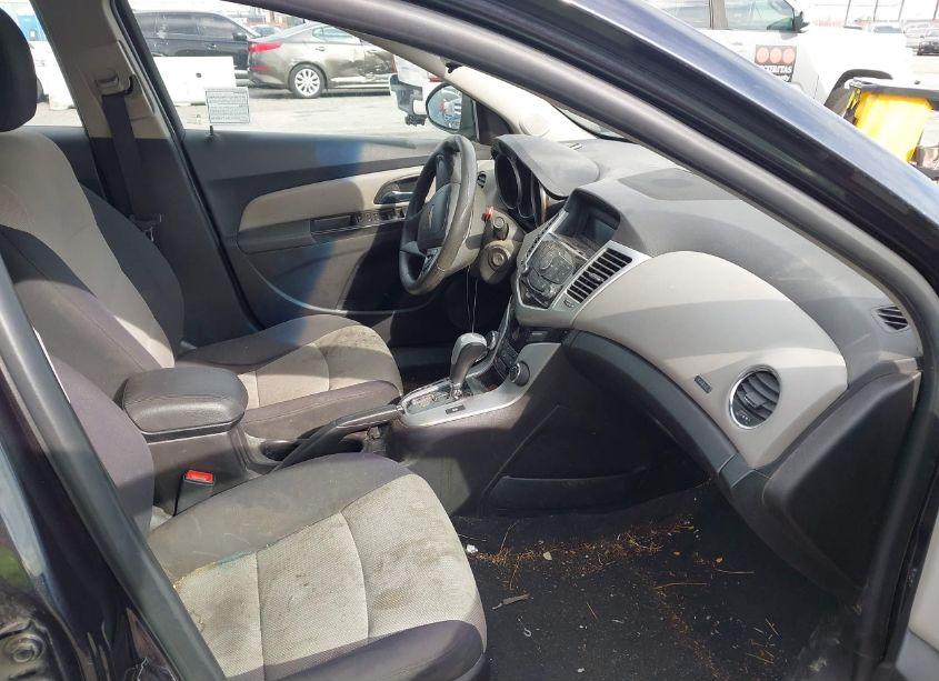 Photo 5 of 2015 Chevrolet Cruze LS AUTO (VIN 1G1PA5SG4F7191143)