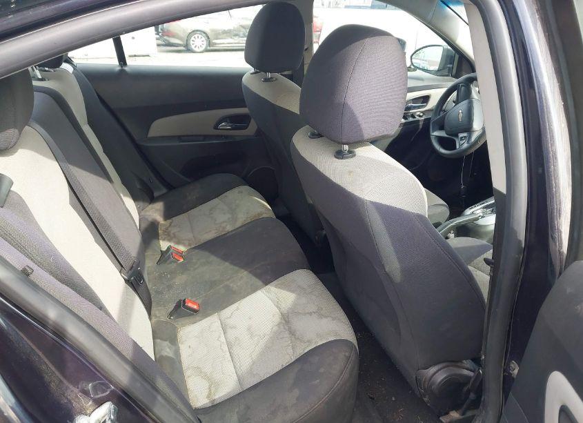 Photo 8 of 2015 Chevrolet Cruze LS AUTO (VIN 1G1PA5SG4F7191143)